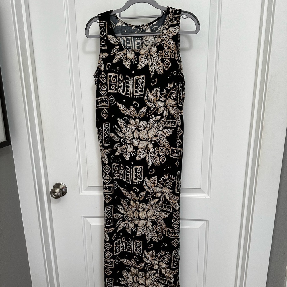 Black and tan Sleeveless Maxi Dress with Side Slits